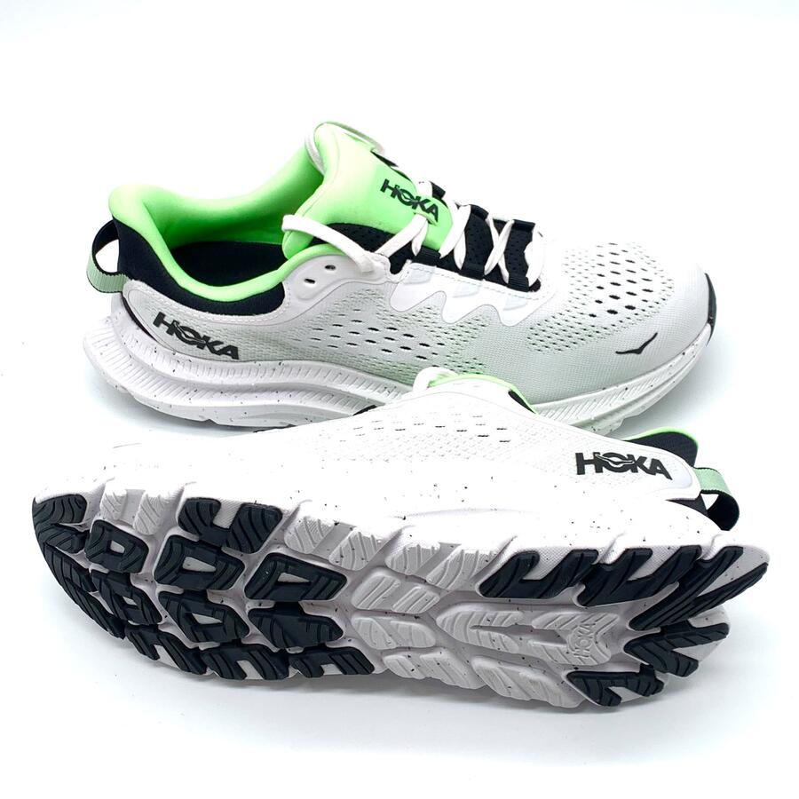 Hoka sneaker bianche e mela kawana 
