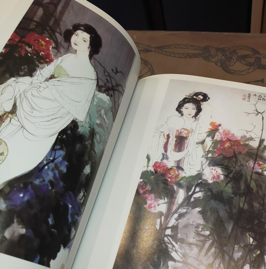 Masterpieces of Chinese Paintings: Women