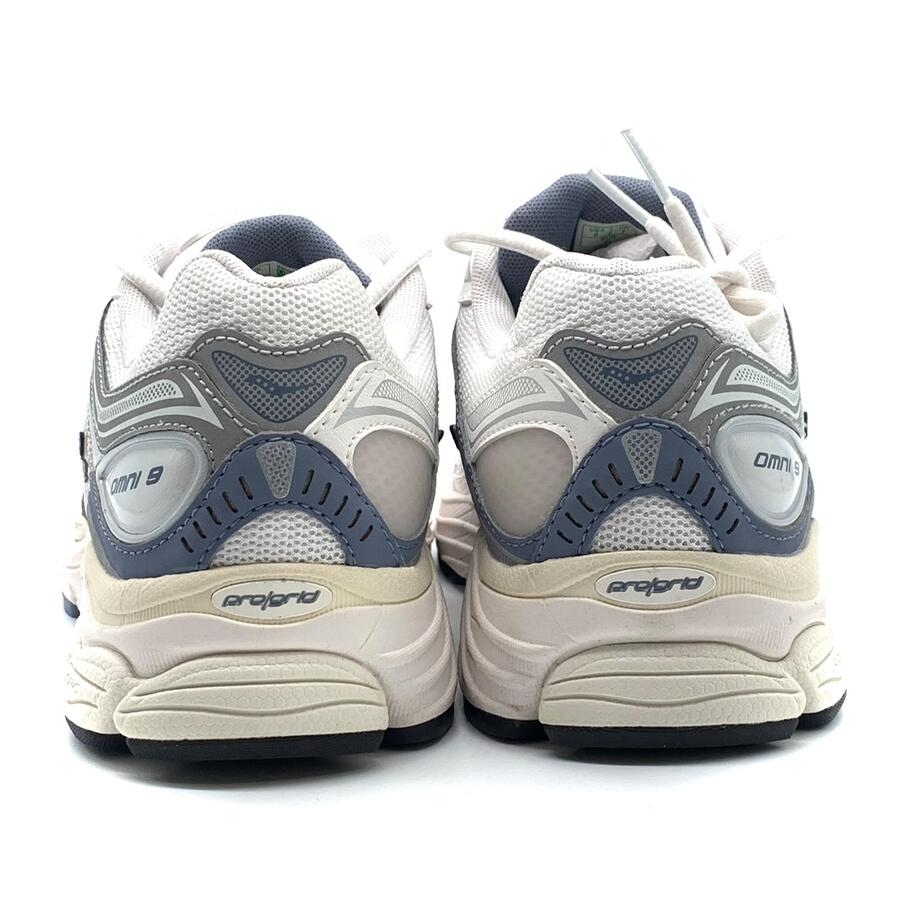 Saucony modello ProGrid Omni 9 bianca e celeste