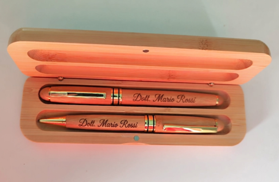 Set penna stilografica e penna a sfera con cofanetto in legno personalizzabile