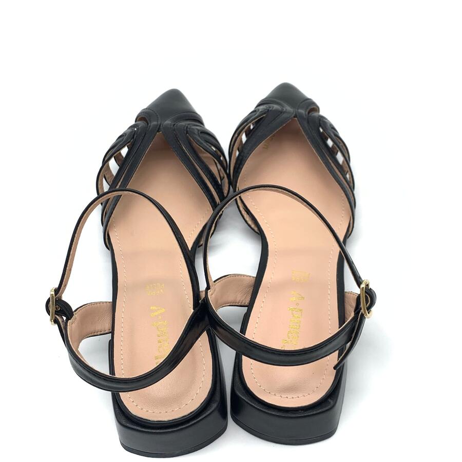 Claud.V sandalo slingback nero