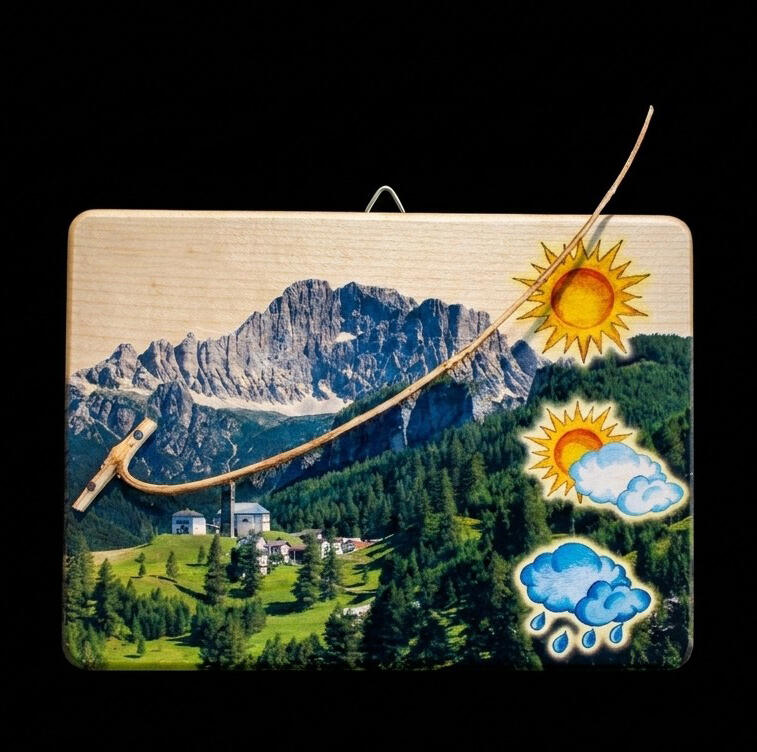 Barometro naturale con monte Civetta e paesaggio di Laste