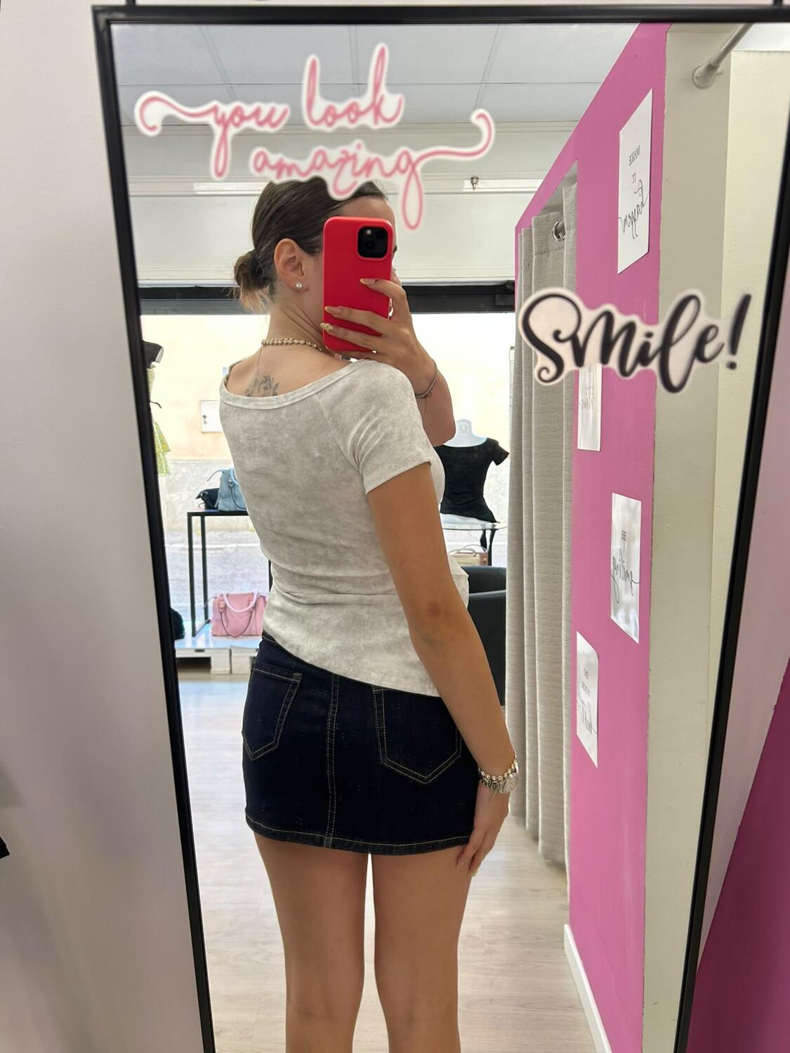 NOVITÀ T-shirt in cotone con scritta e voulant