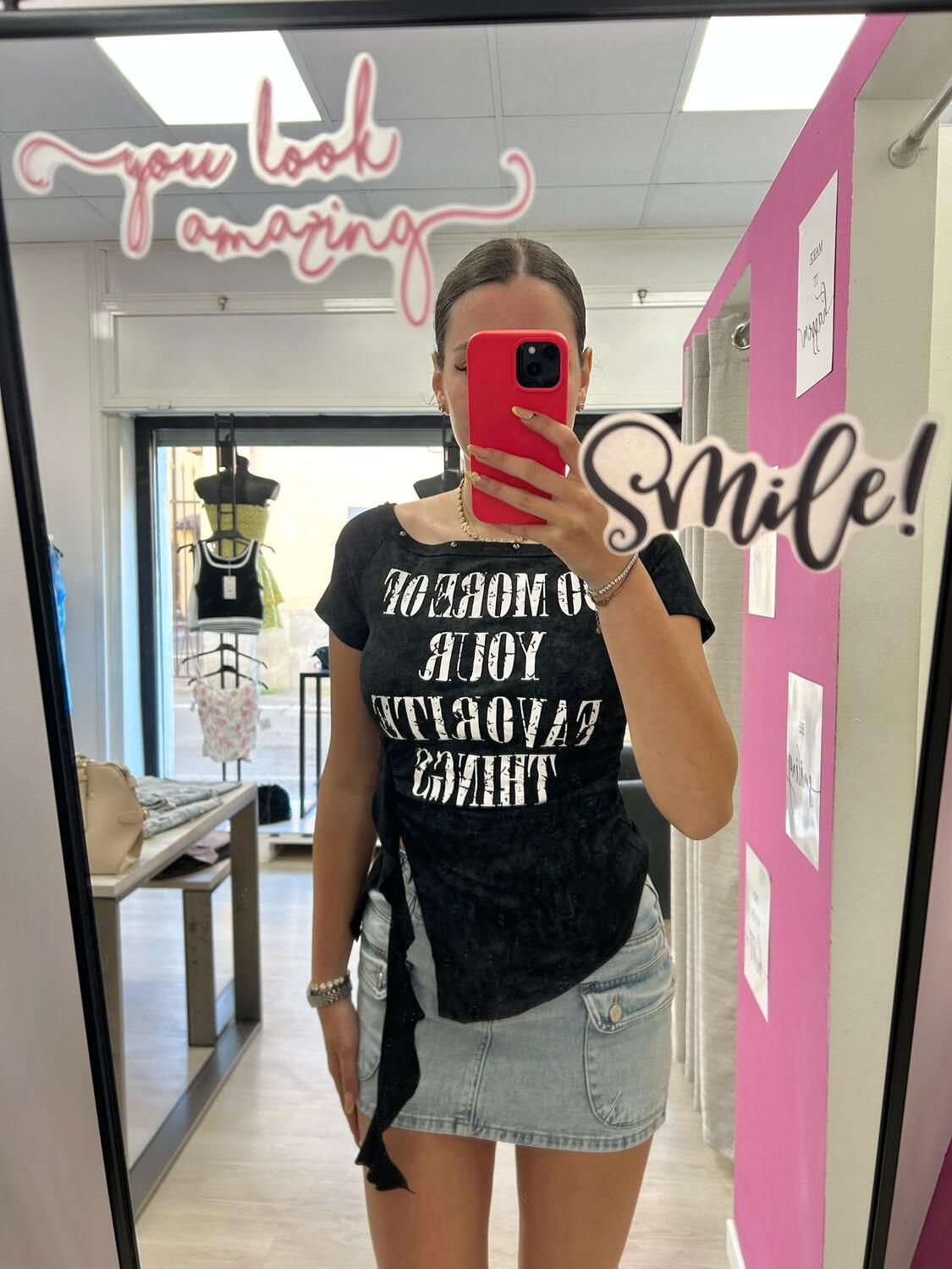 NOVITÀ T-shirt in cotone con scritta e voulant
