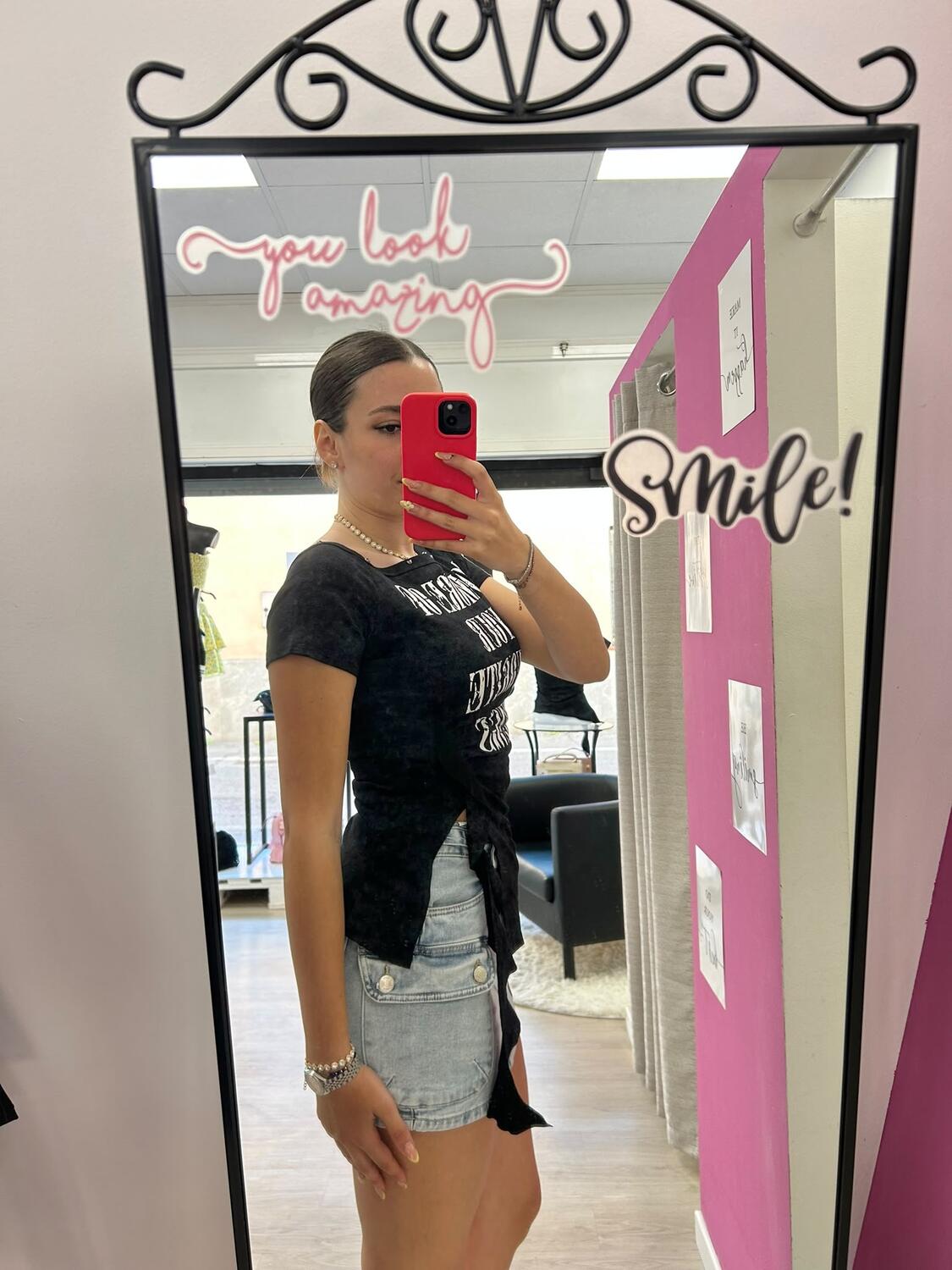 NOVITÀ T-shirt in cotone con scritta e voulant