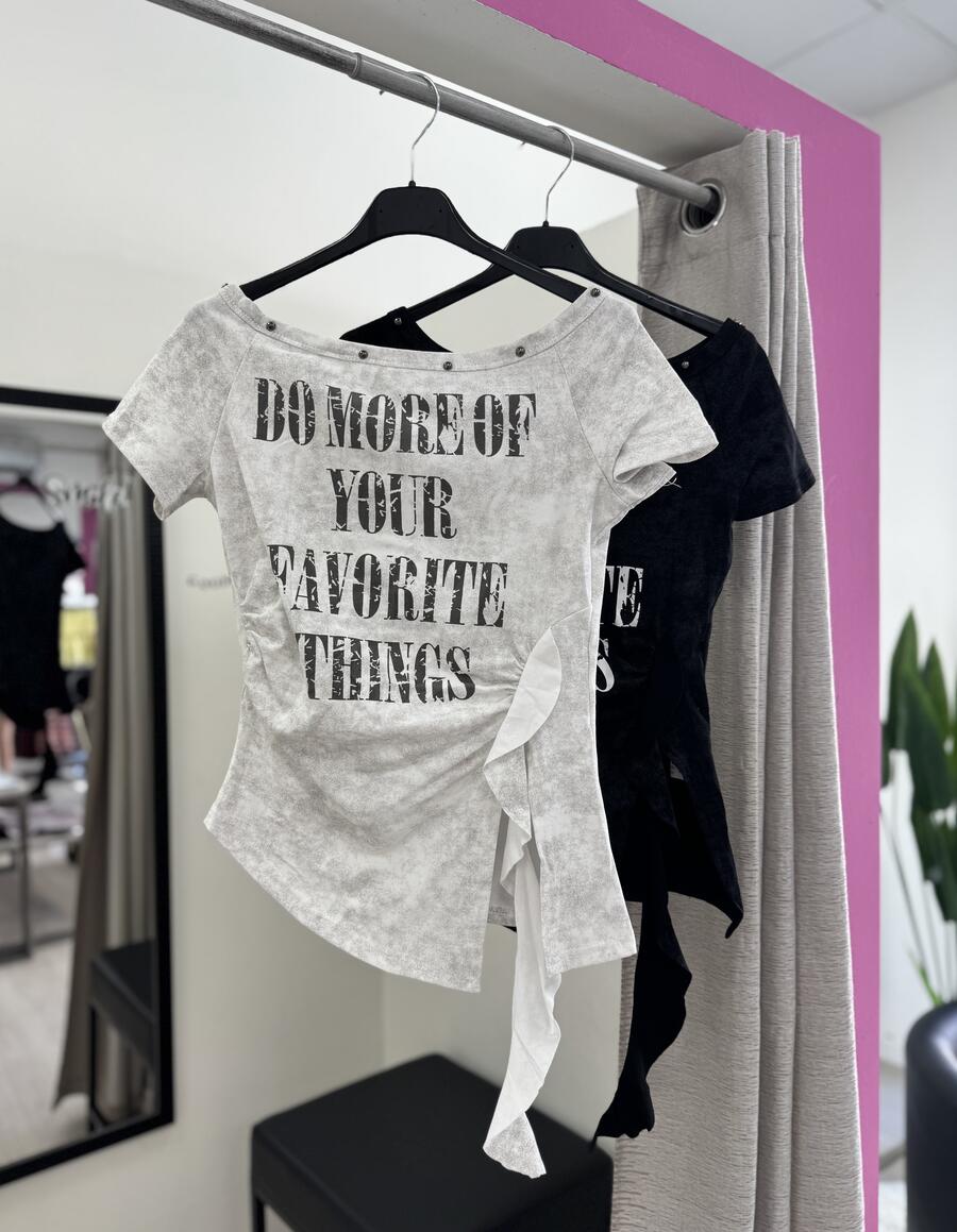 NOVITÀ T-shirt in cotone con scritta e voulant