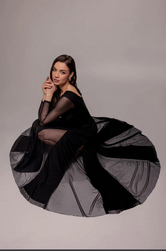 4-0166 Abito con spicchi in tulle con maniche