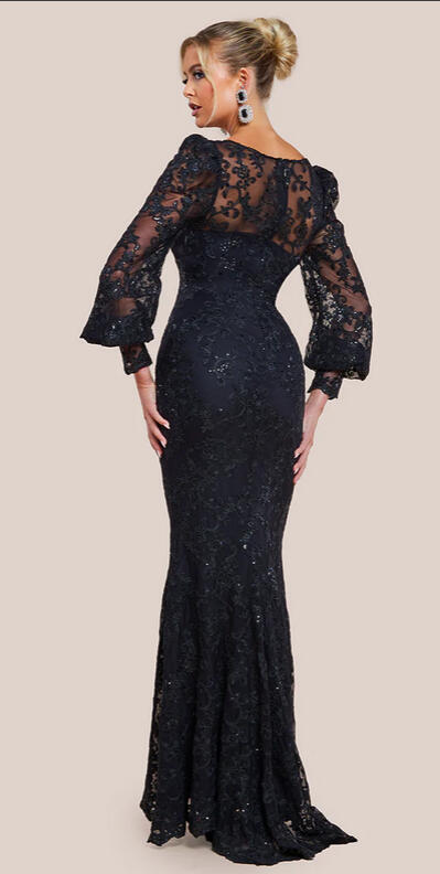 0909 Long dress in tulle and embroidered lace with lined sequins and sleeves