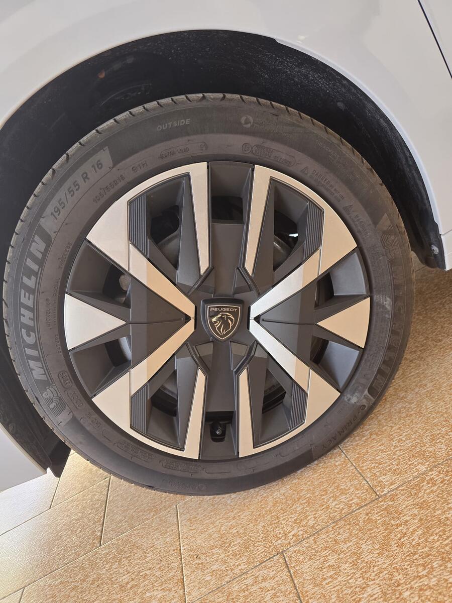 Peugeot 208 1.2 puretech Style s&s 100cv 