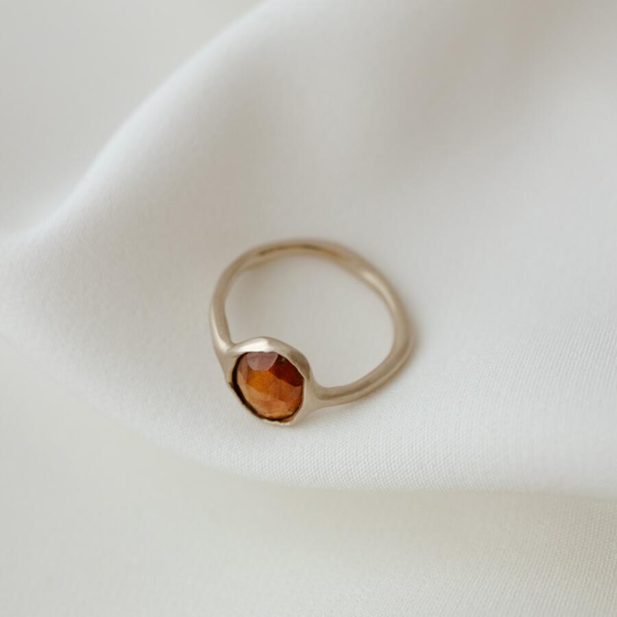 Anello con granato essonite misura 13