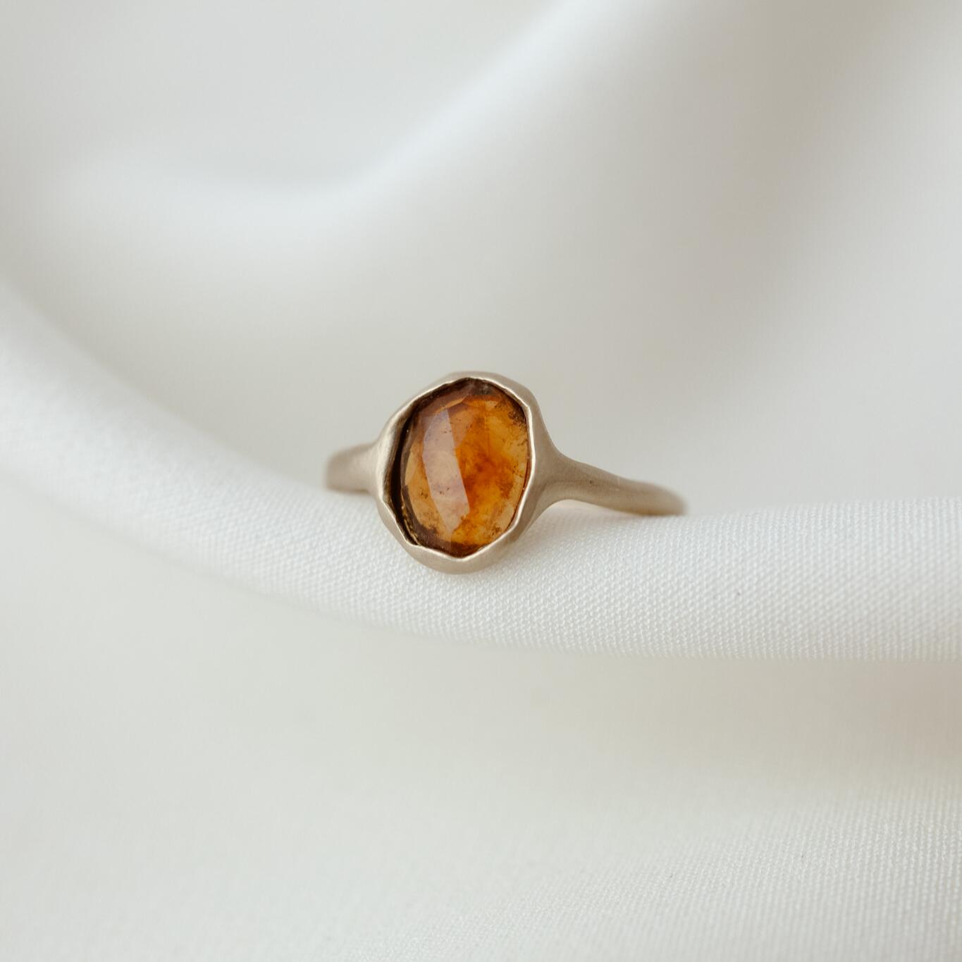 Anello con granato essonite misura 13