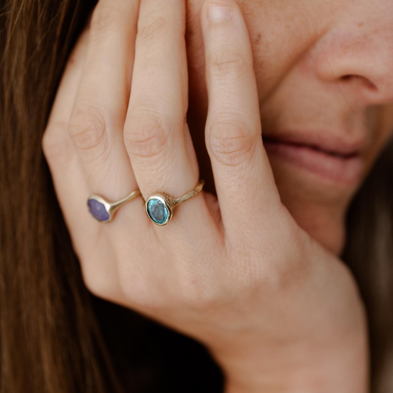 Anello con apatite misura 11