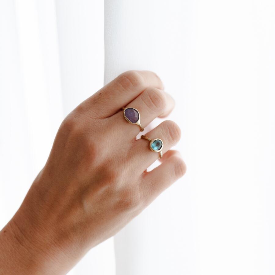 Anello con apatite misura 11
