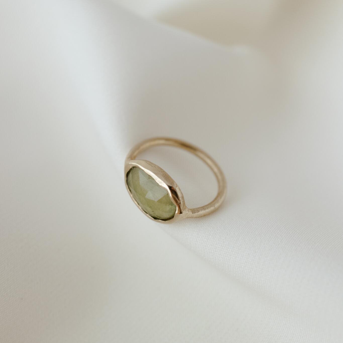Anello con zaffiro verde misura 11.5