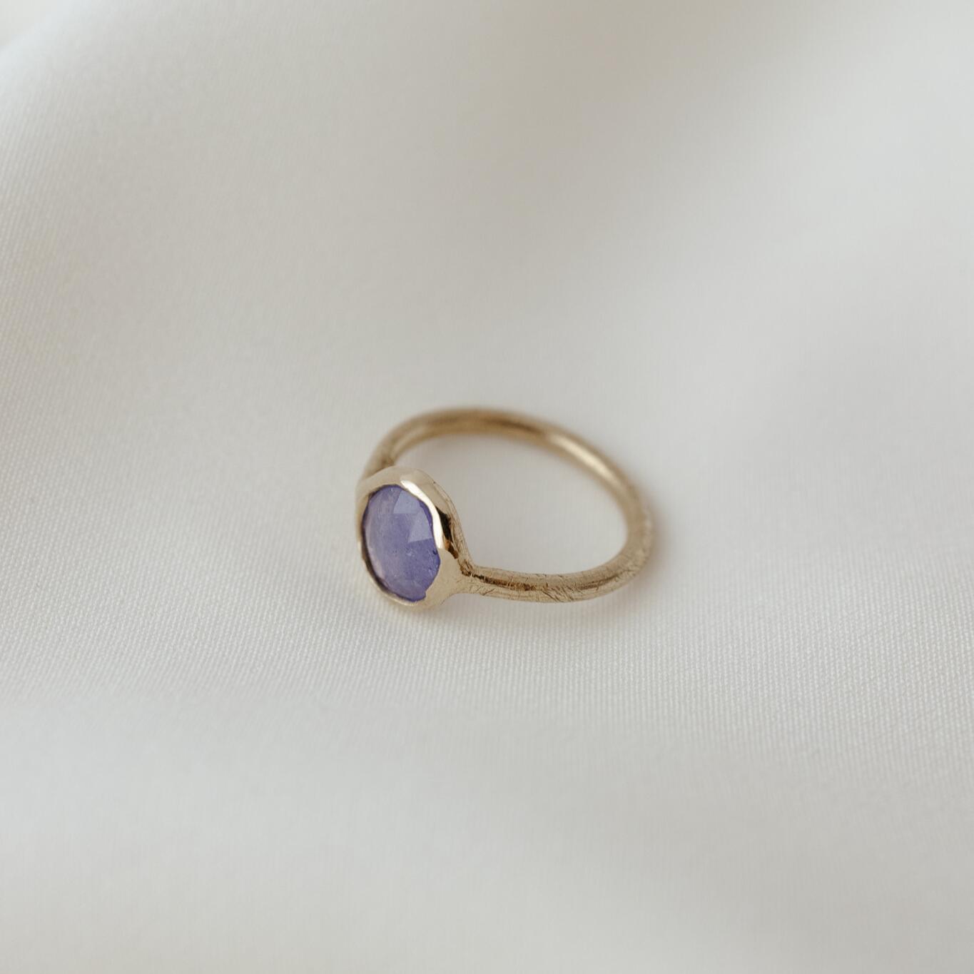 Anello con tanzanite tonda misura 12