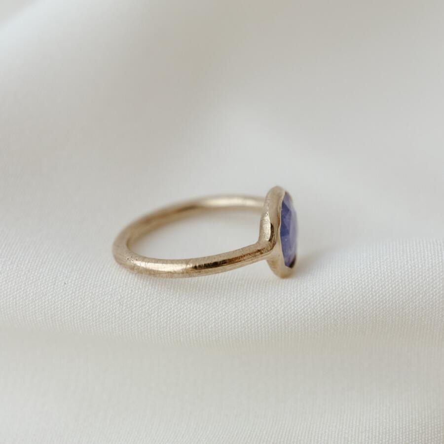 Anello con tanzanite tonda misura 12