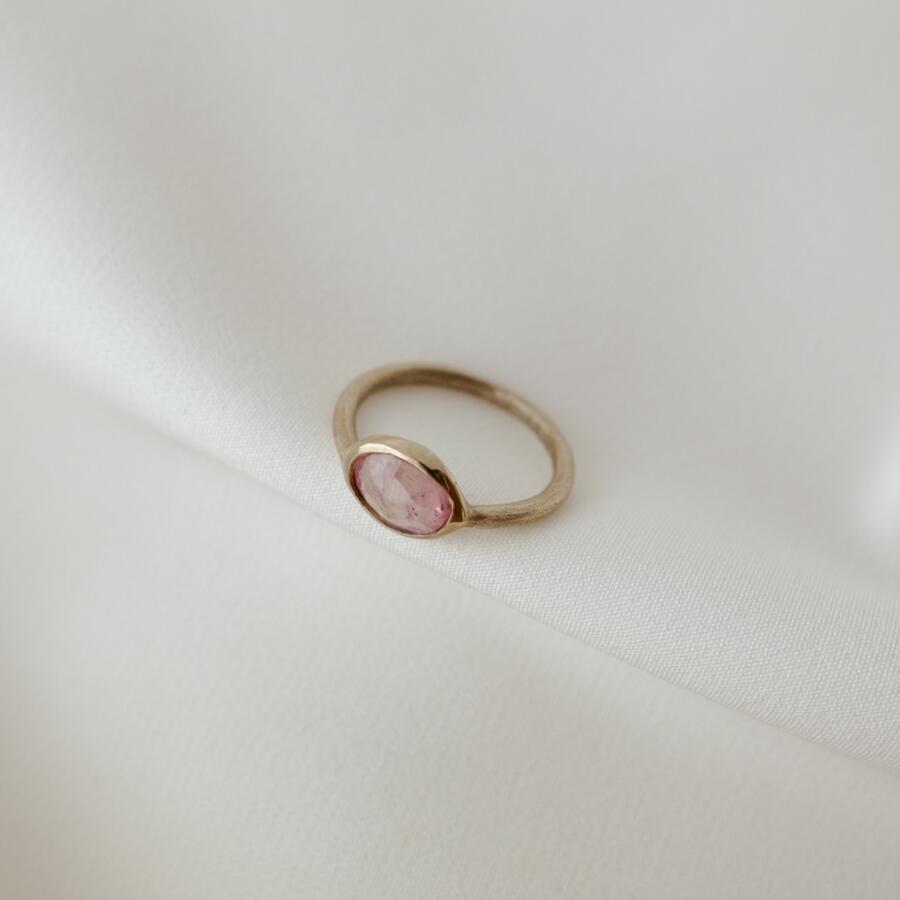 Anello con tormalina orizzontale misura 13