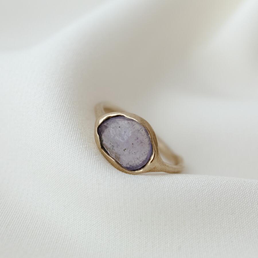 Anello con tanzanite orizzontale misura 14