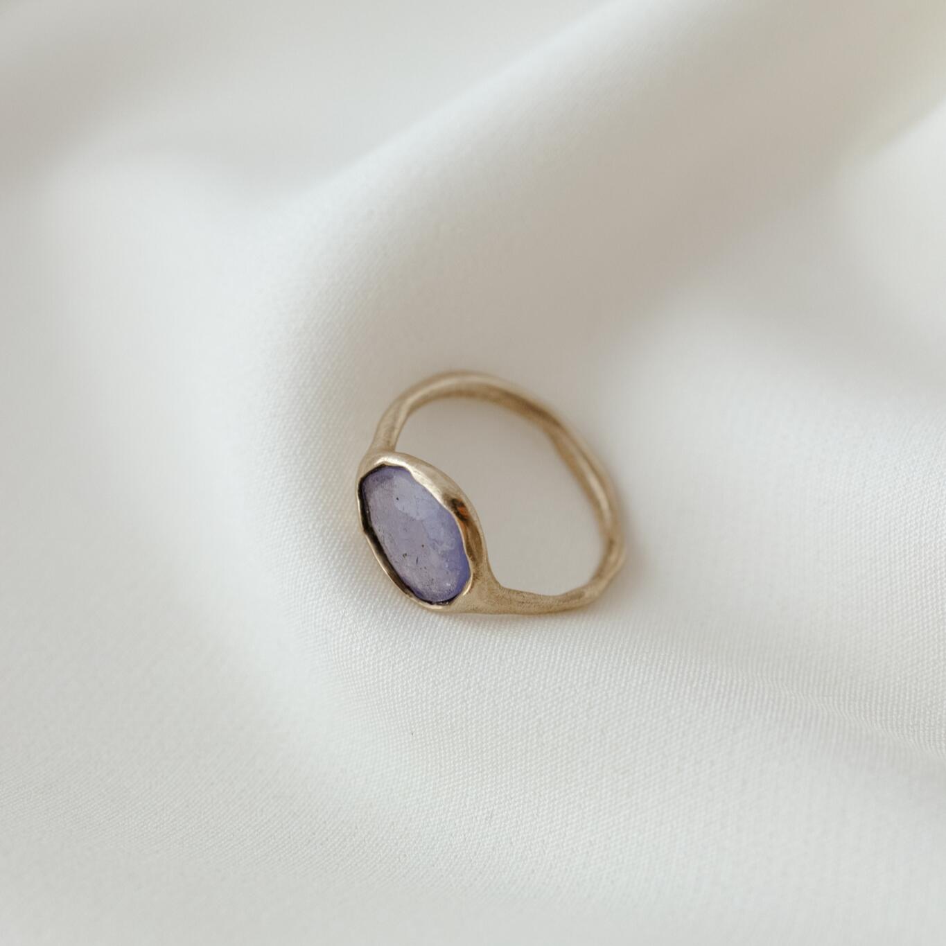 Anello con tanzanite orizzontale misura 14