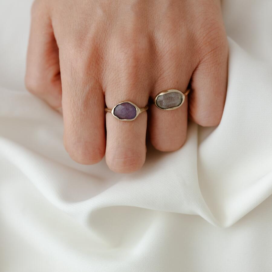 Anello con tanzanite orizzontale misura 14