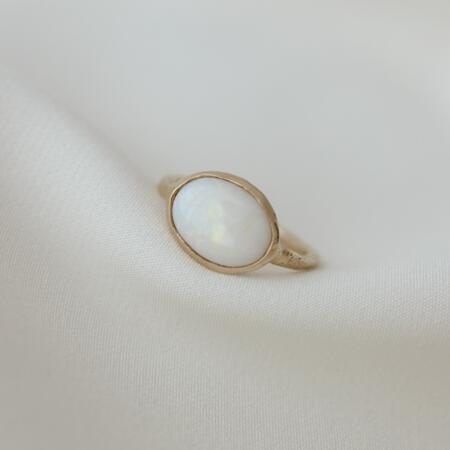Anello con opale sintetico misura 16.5