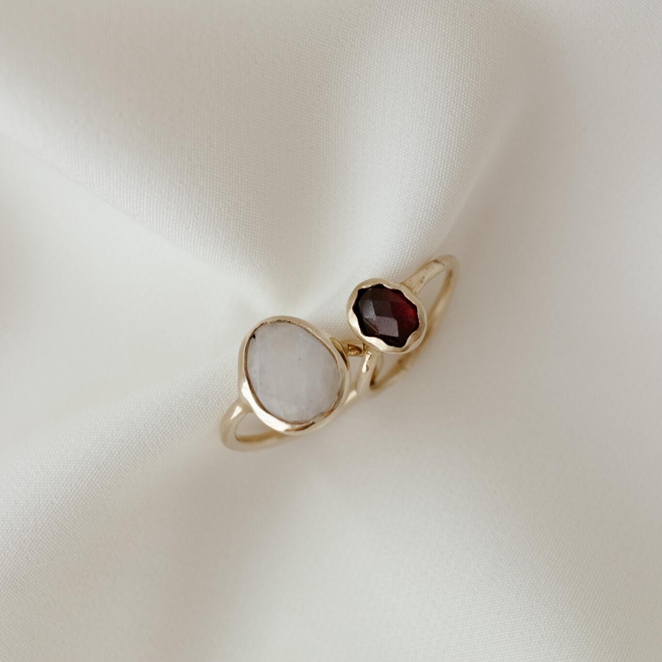 Anello con granato misura 10