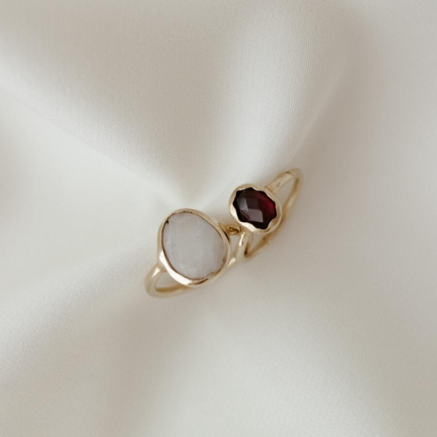 Anello con granato misura 10