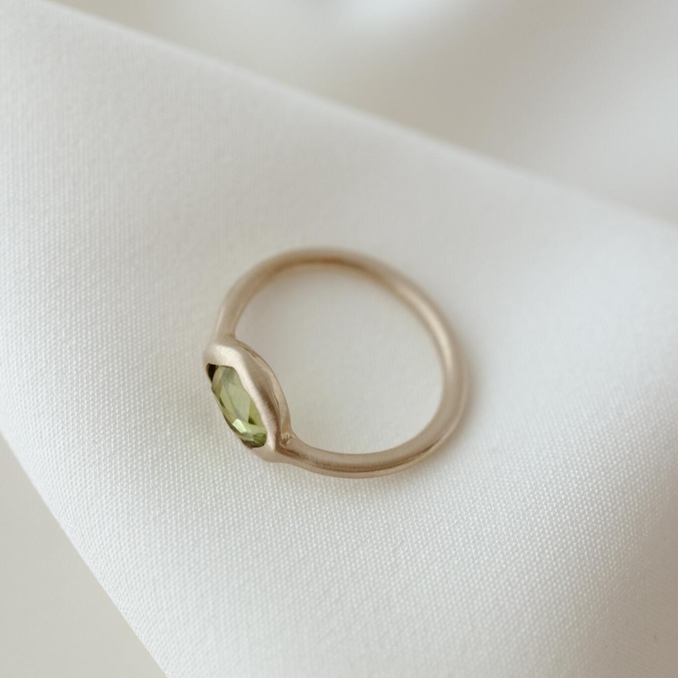 Anello con peridoto misura 11