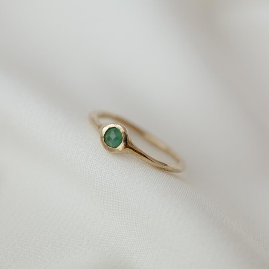 Anello con radice di smeraldo misura 15.5