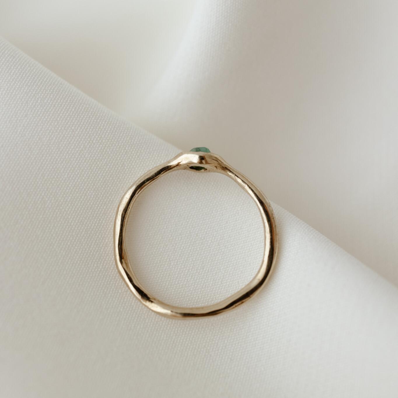 Anello con radice di smeraldo misura 15.5