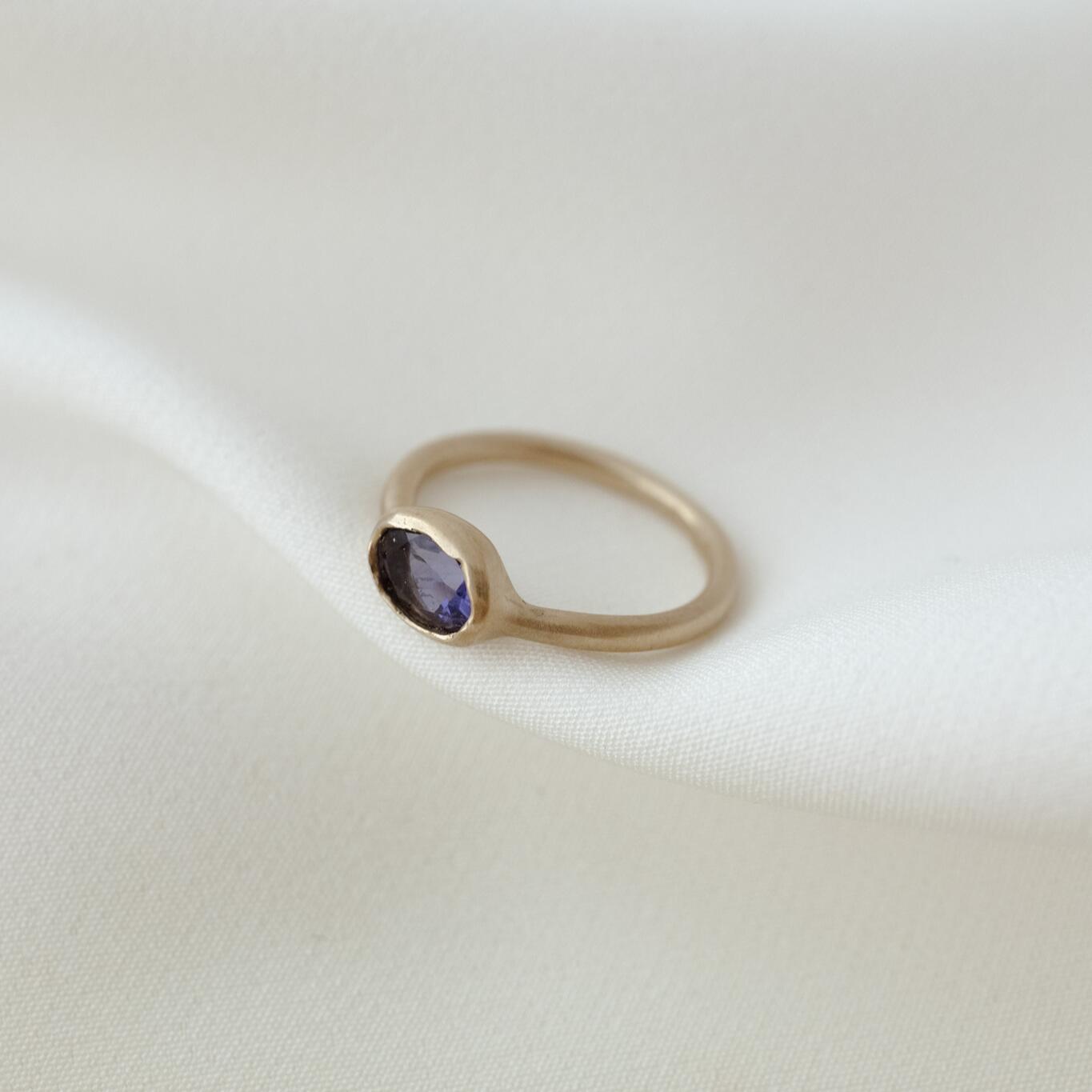 Anello con iolite misura 11.5