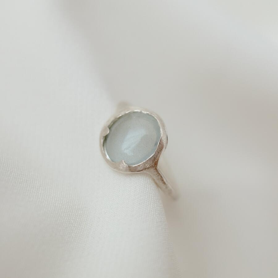 Anello con acquamarina liscia misura  13