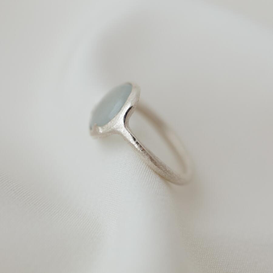Anello con acquamarina liscia misura  13