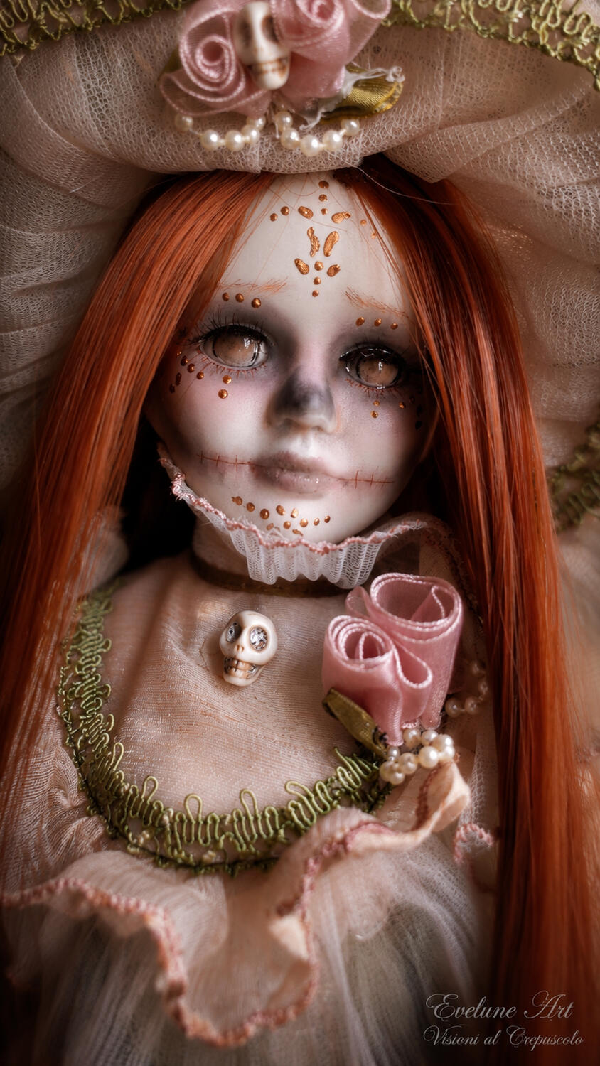 Domitilla Santa Muerte Madonna delle Rose di Cipria