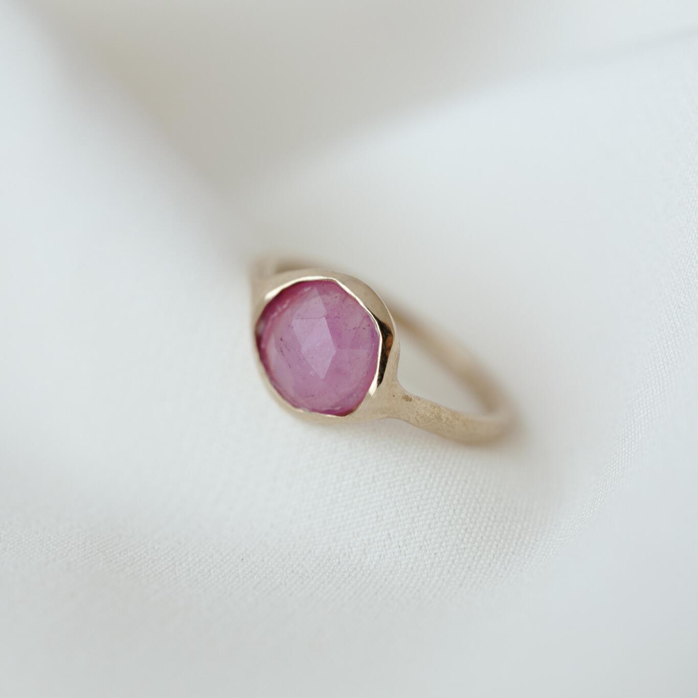Anello con zaffiro rosa tondo misura 13