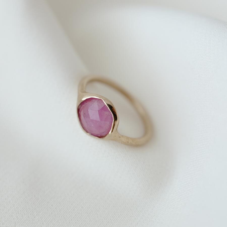 Anello con zaffiro rosa tondo misura 13
