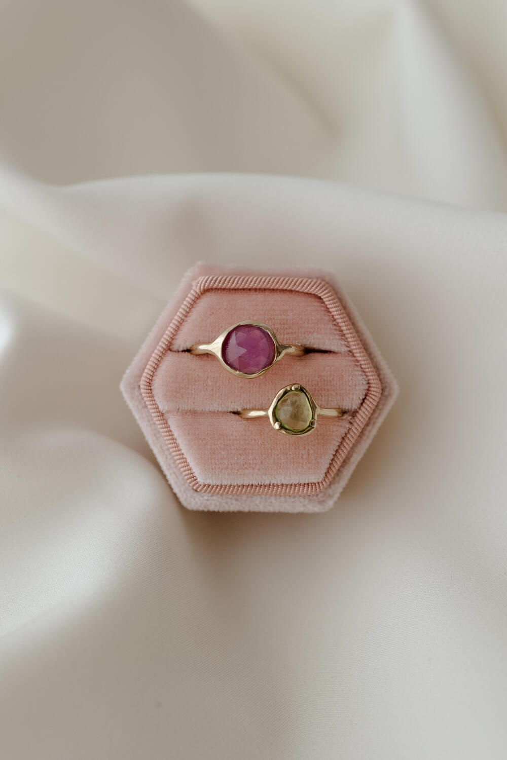 Anello con zaffiro rosa tondo misura 13
