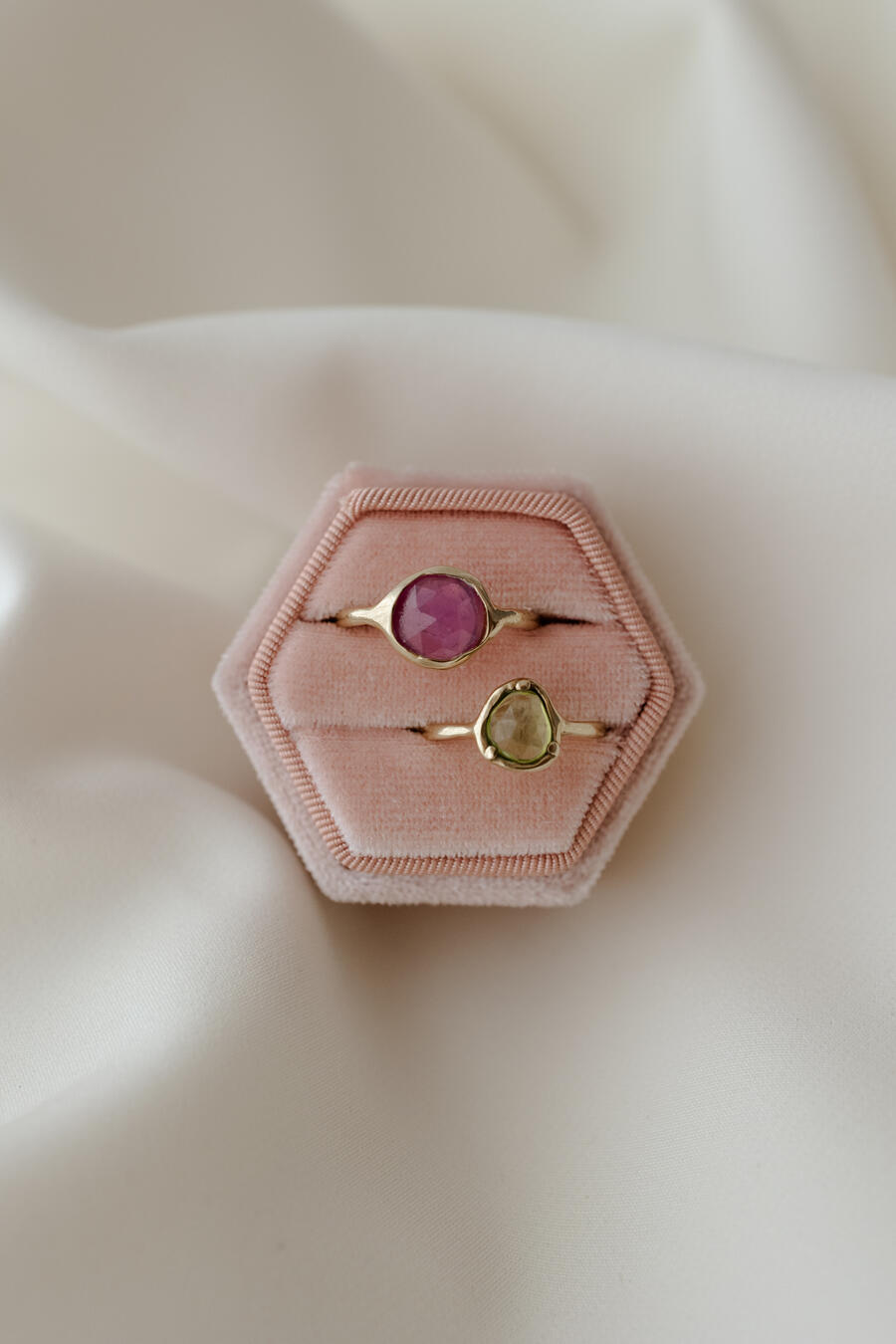 Anello con zaffiro rosa tondo misura 13