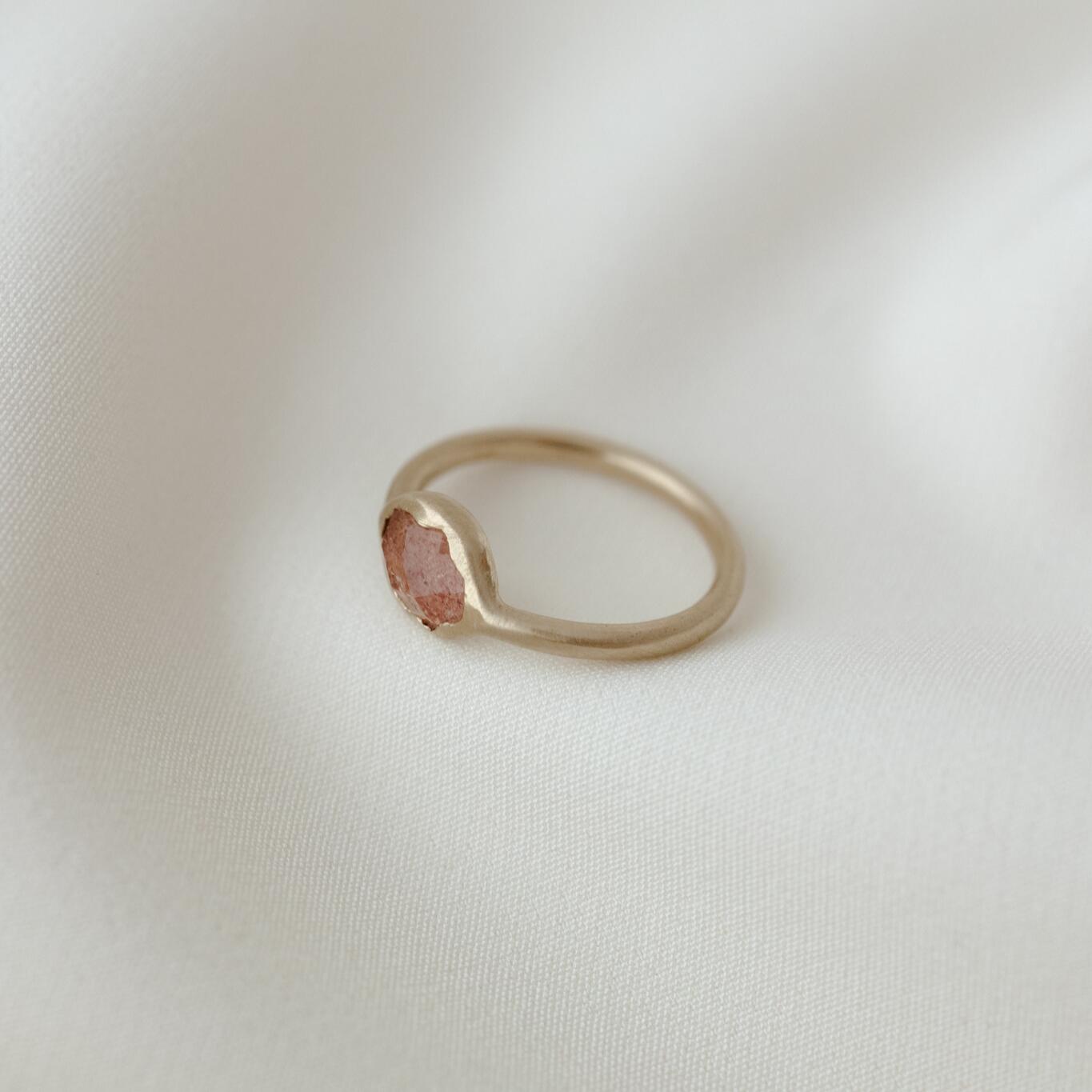 Anello con quarzo fragola misura 14