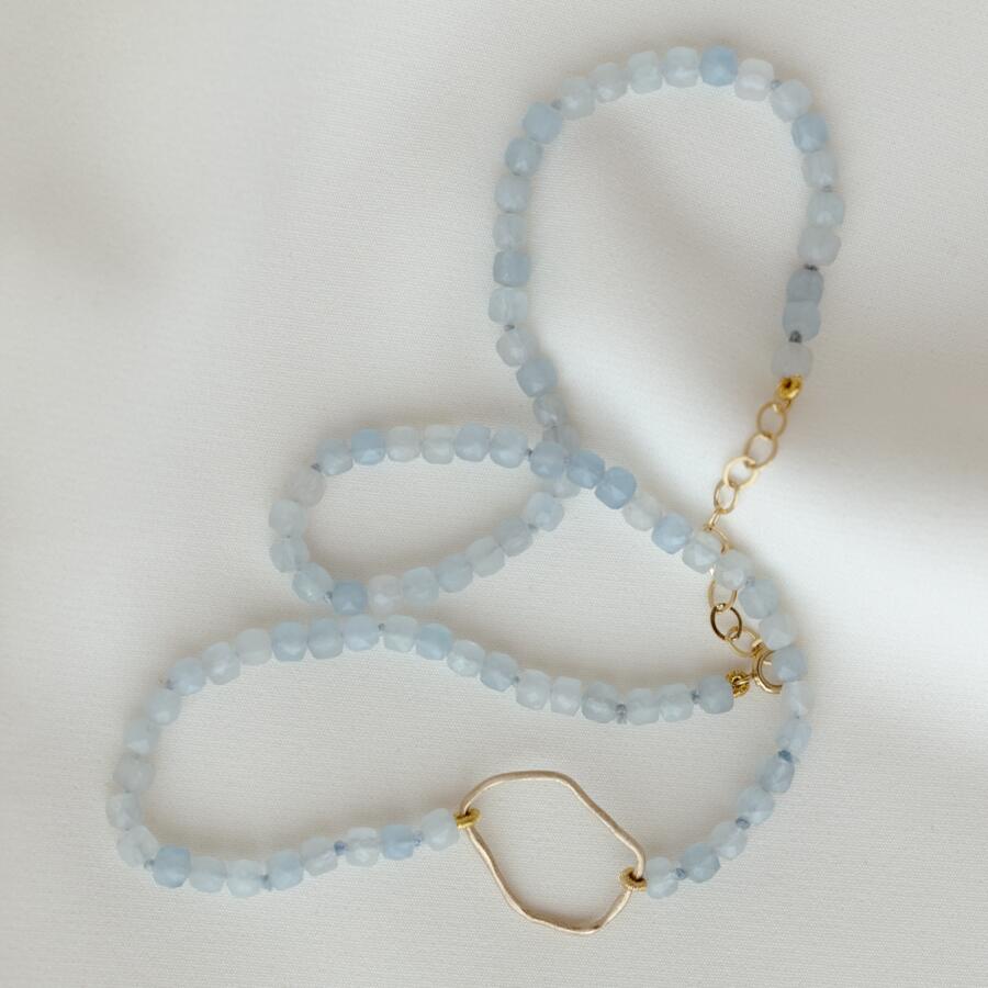Collana con cubetti di acquamarina
