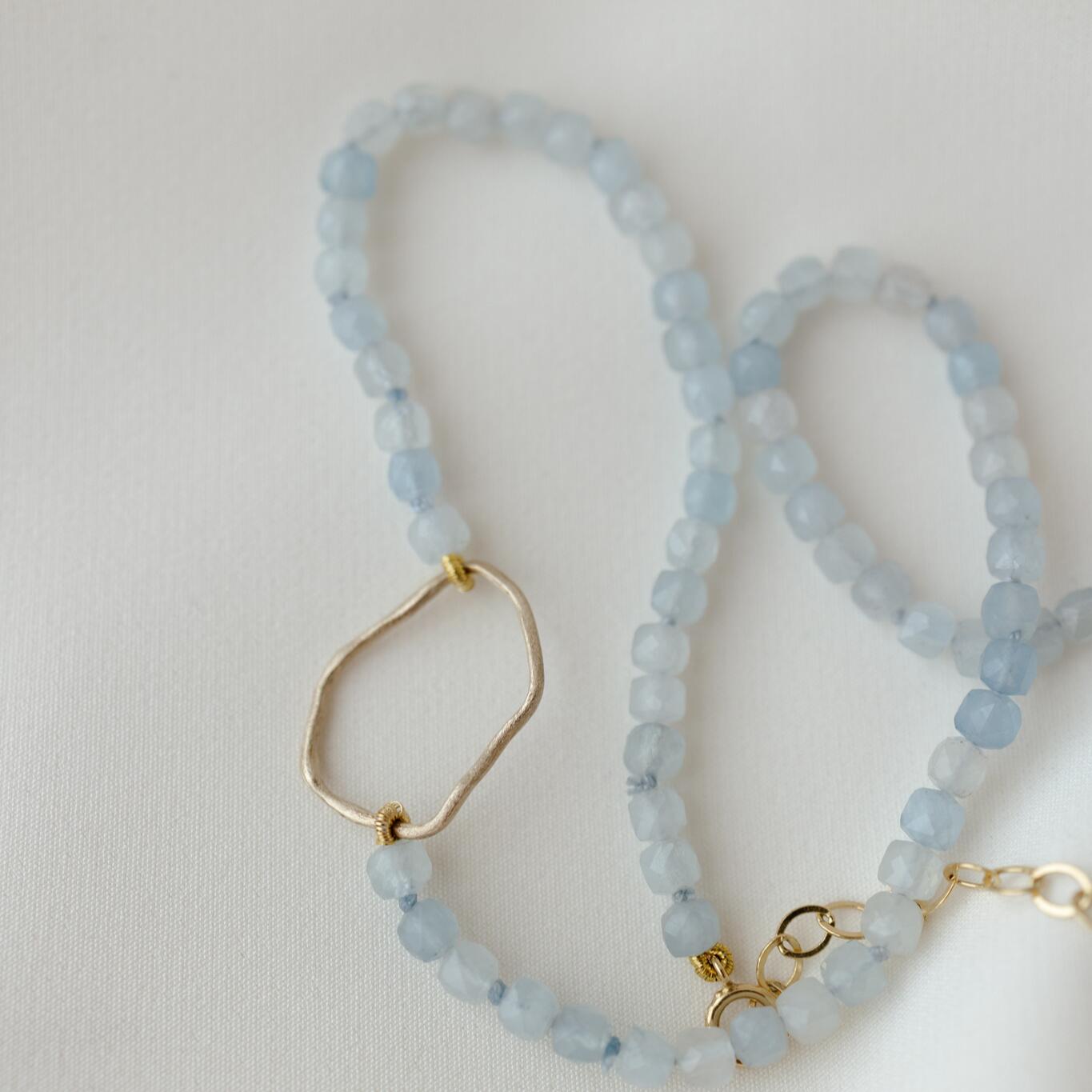 Collana con cubetti di acquamarina