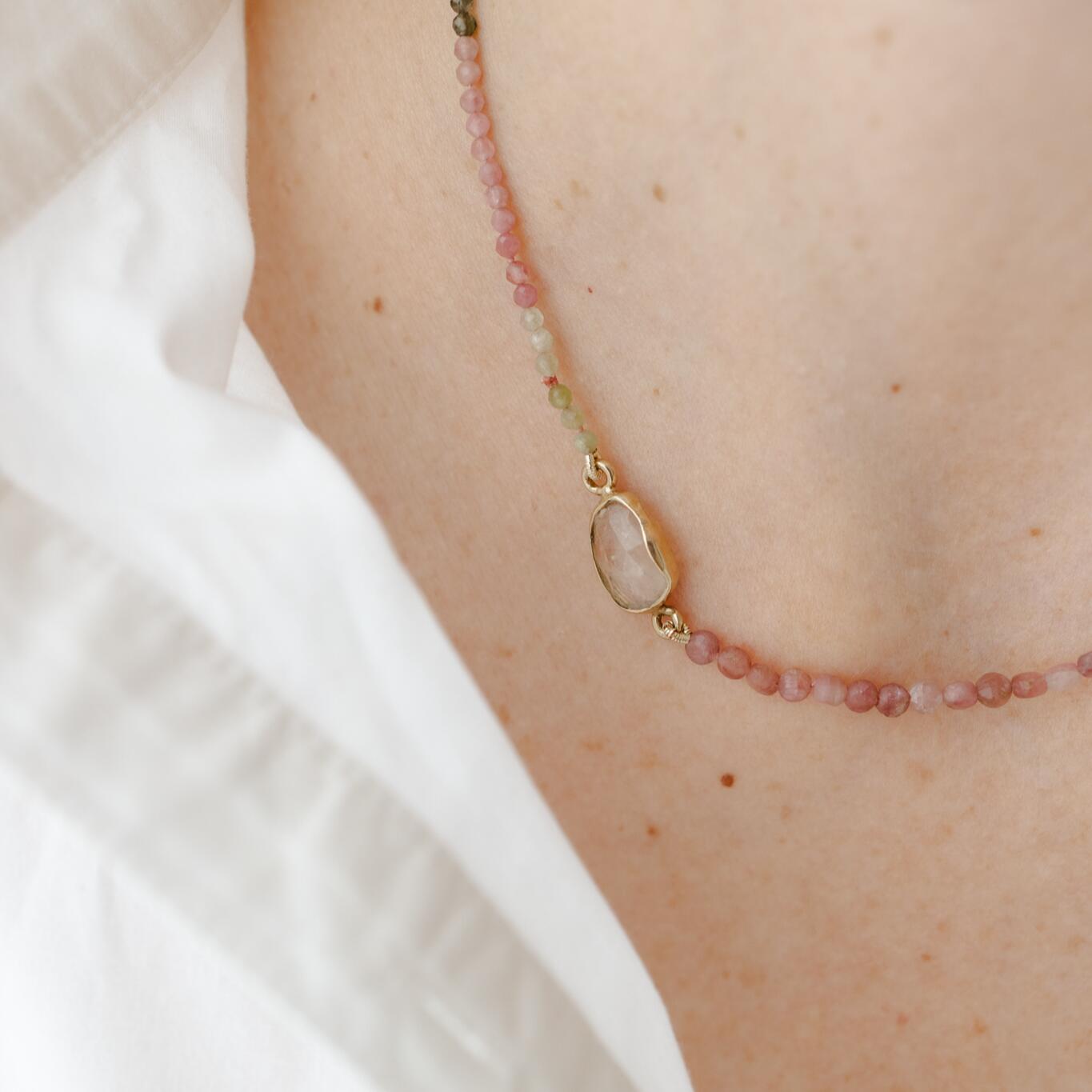 Collana con tormalina multicolor