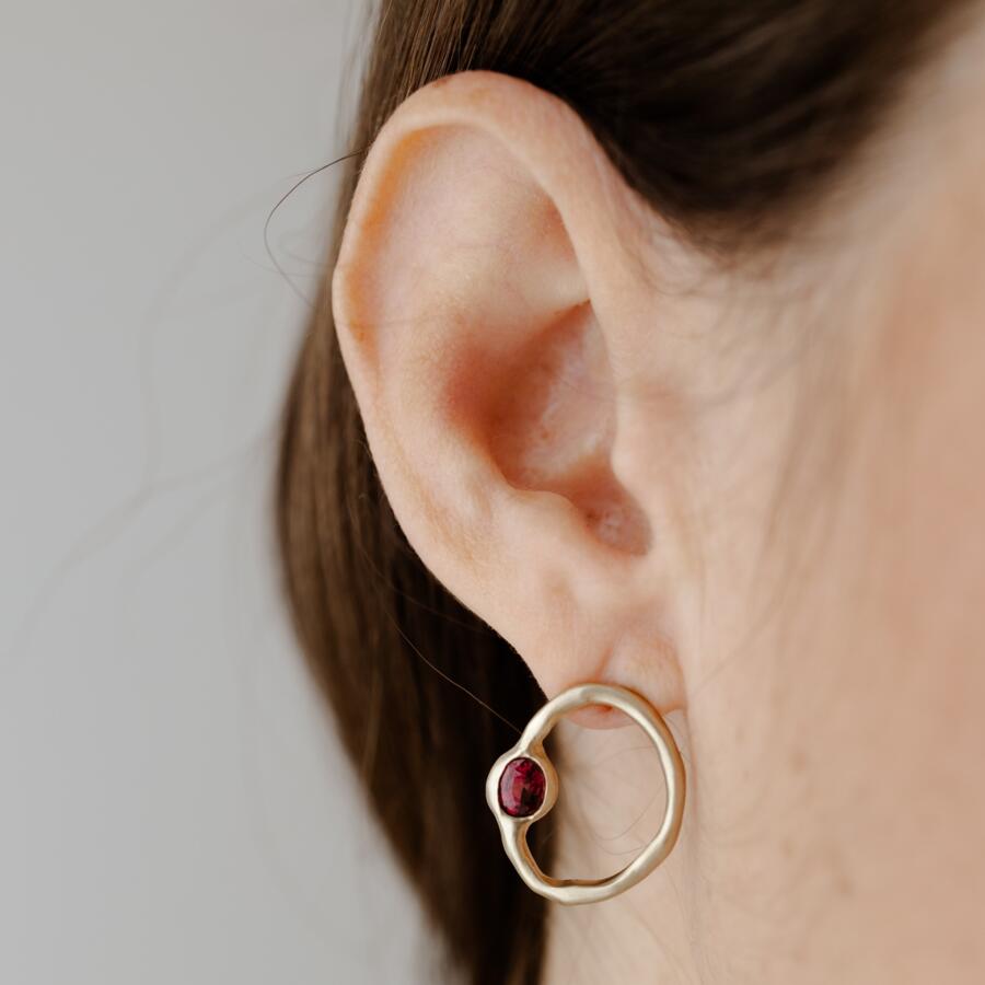 Orecchini con rodolite