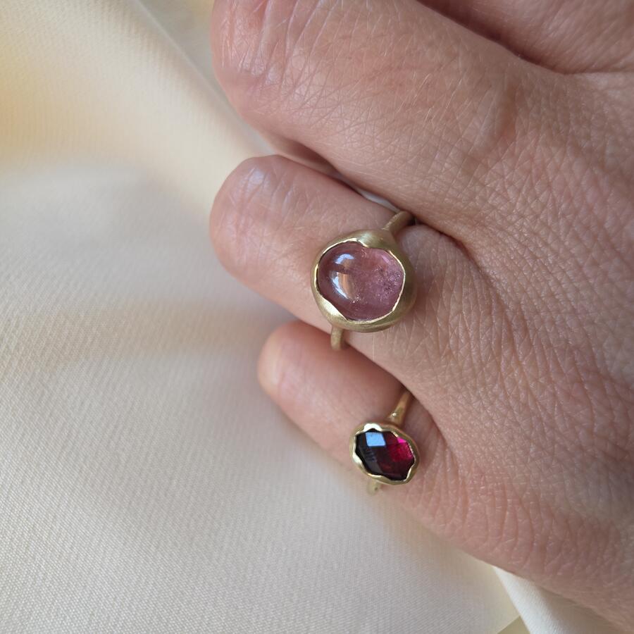Anello con granato misura 10