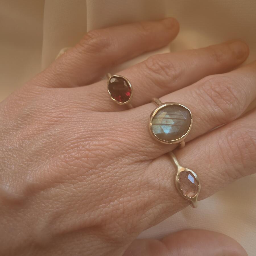 Anello con labradorite misura 13