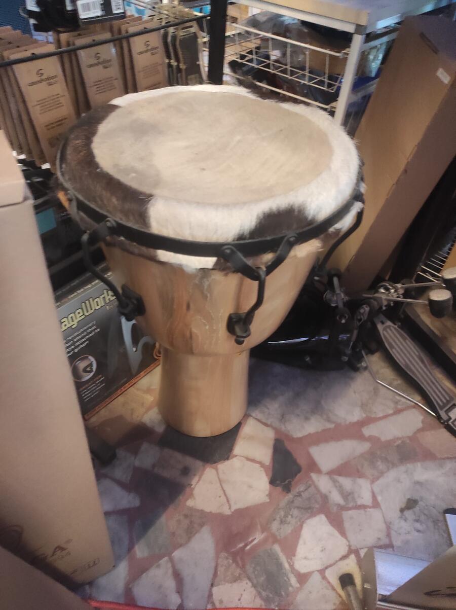 DJEMBE' ARTIGIANALE IN LEGNO CON PELLE DI CAPRA OCCASIONE