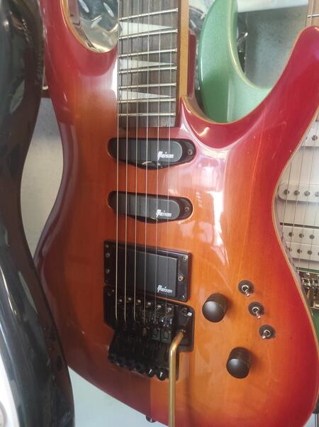 MAISON CHITARRA ELETTRICA ROSSA OCCASIONE