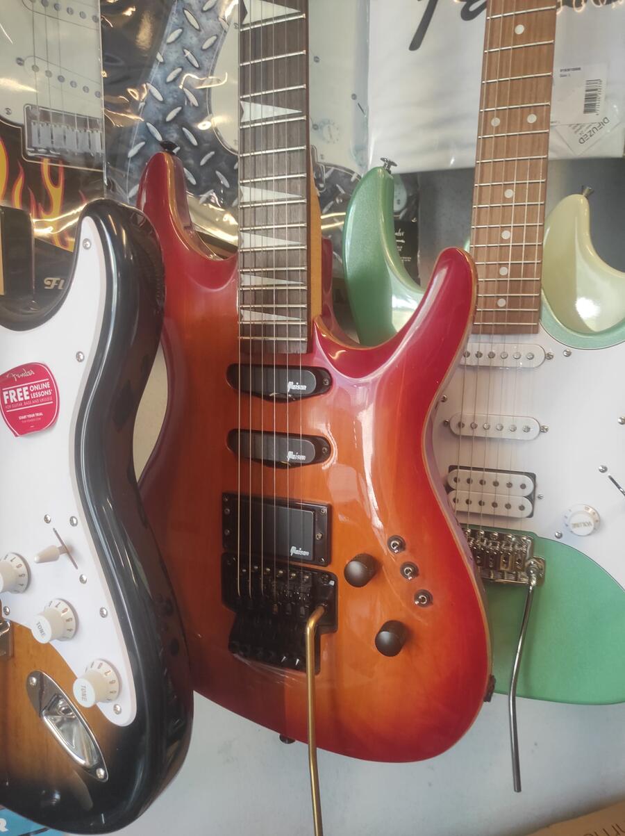 MAISON CHITARRA ELETTRICA ROSSA OCCASIONE