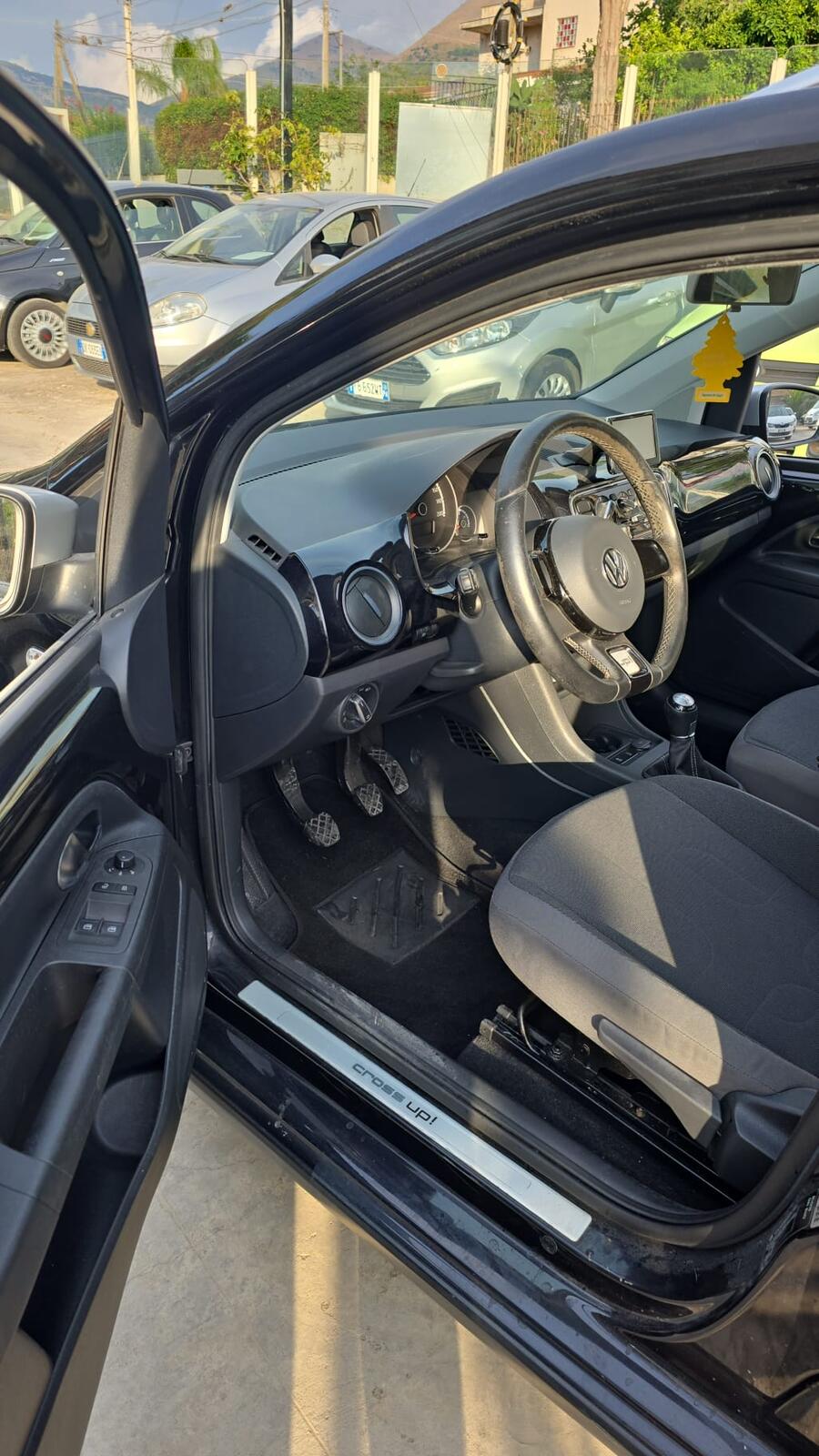 Volkswagen up! 1.0 Cross up!