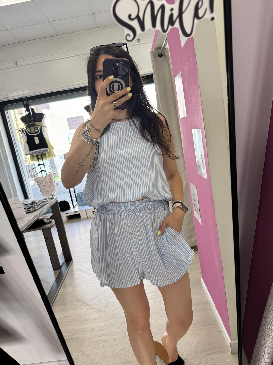 NOVITÀ Completo top e shorts a righe in lurex